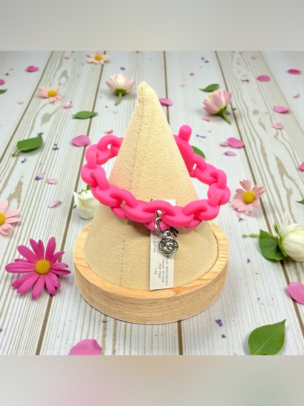 🩷MARC BY MARC JACOBS🩷Pop Pink Silicone Braided Chain Toggle Bracelet/NWT - Picture 3 of 6